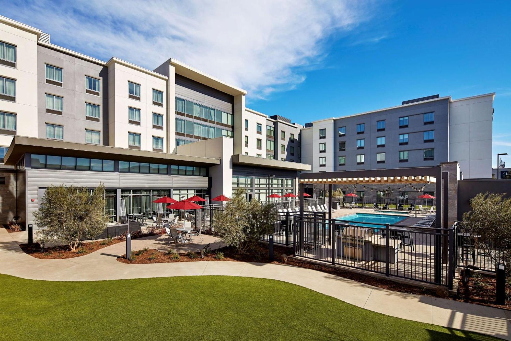 Hampton Inn Long Beach Airport, Ca Buitenkant foto